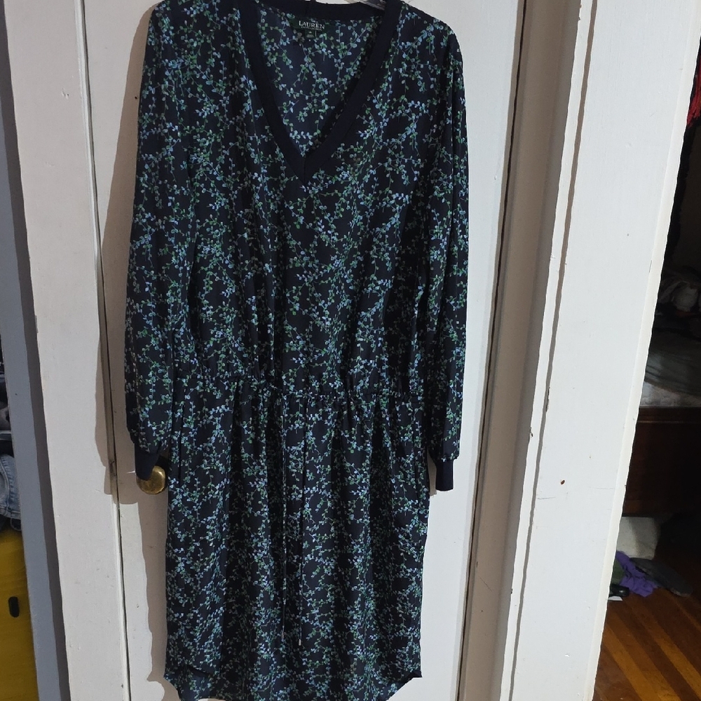 Elegant Floral V-Neck Dress